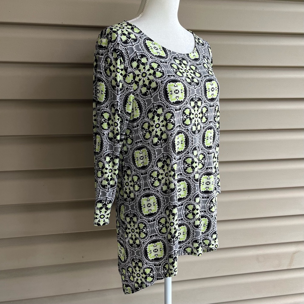 •Ruby Rd.• Three-Quarter Sleeve Patterned Top - Size Medium - Picture 4 of 7